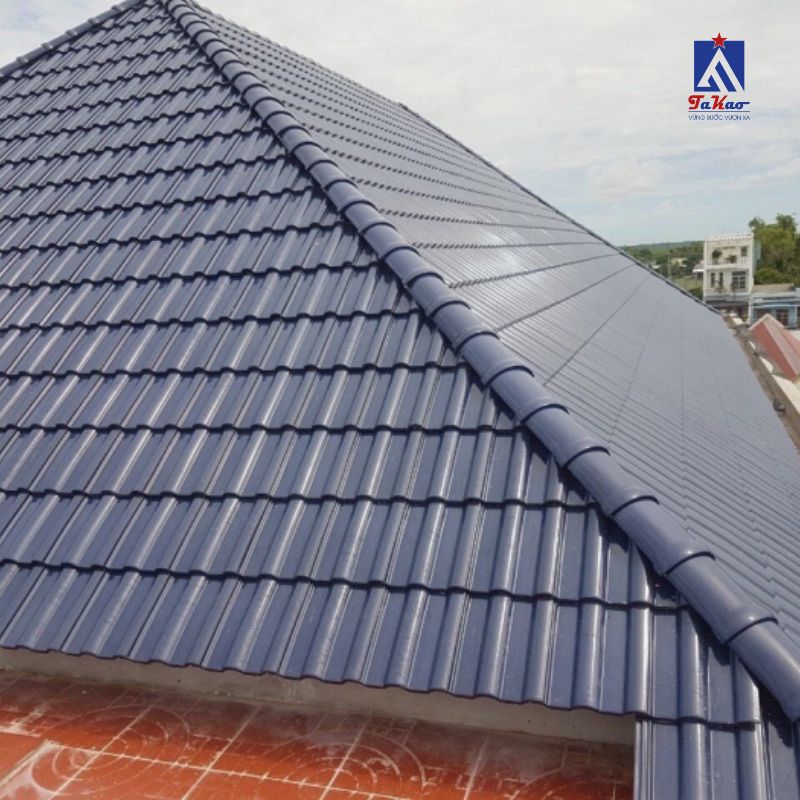 Thiết kế thông minh với kích thước chuẩn và trọng lượng nhẹ giúp ngói sóng Takao dễ dàng thi công và lắp đặt