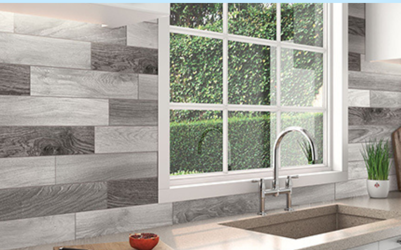 Có nên ốp gạch tường bếp không