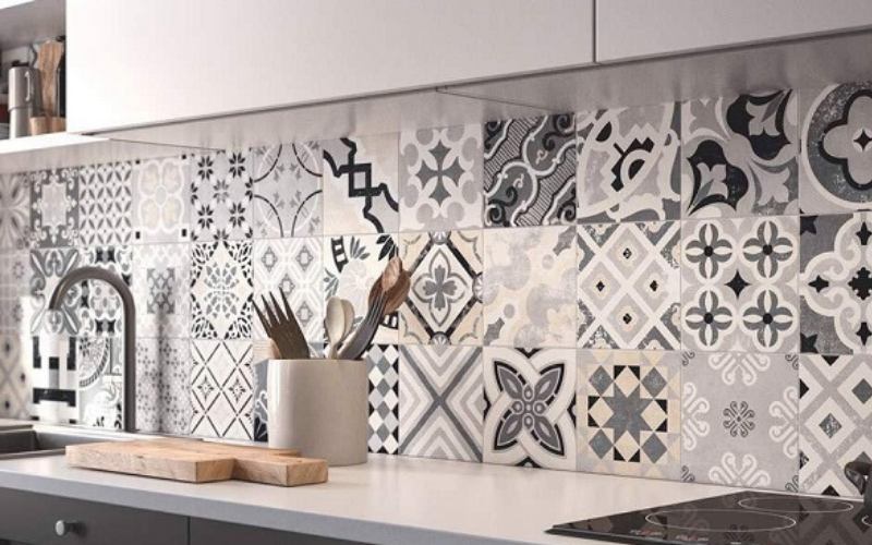 Có nên ốp gạch tường bếp không