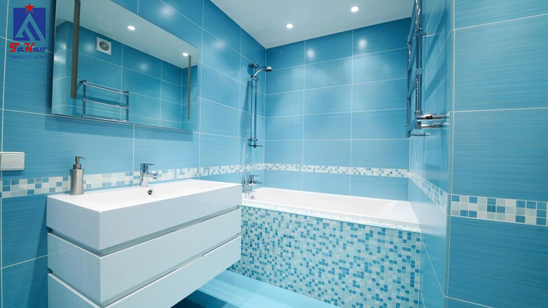 Tường màu xanh nên lát gạch màu gì