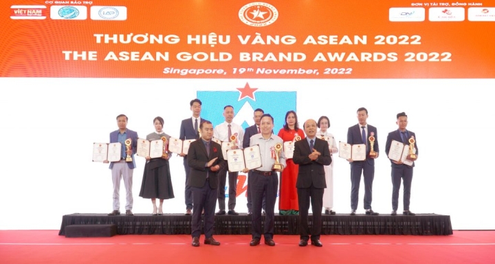 VỮNG BƯỚC VƯƠN XA